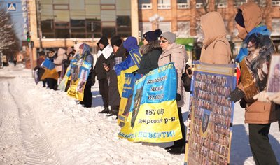"Я живу тут і зараз": черкащанка рік чекає зниклого безвісти брата "Я живу тут і зараз": черкащанка рік чекає зниклого безвісти брата