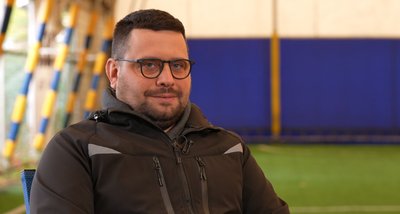 Футбол в окупації, доля “Таврії” та ультраси на фронті: інтерв'ю з Олегом Комуняром Футбол в окупації, доля “Таврії” та ультраси на фронті: інтерв'ю з Олегом Комуняром