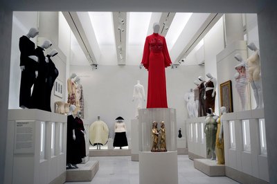 Нова модна виставка Met Gala прагне "повернути" типи фігур, які історія мистецтва ігнорувала