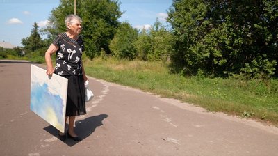 Все життя з пензлем у руках: 77-річна черкащанка розмалювала селище, у якому живе Все життя з пензлем у руках: 77-річна черкащанка розмалювала селище, у якому живе