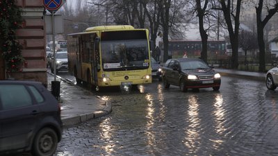 "Водіїв з одного маршруту — на інший": інтервʼю з директором Чернівецького тролейбусного управління Оробцем "Водіїв з одного маршруту — на інший": інтервʼю з директором Чернівецького тролейбусного управління Оробцем