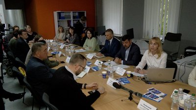 Швачки, підсобні робітники та продавці: на Вінниччині центр зайнятості пропонує 180 вакансій для людей з інвалідністю Швачки, підсобні робітники та продавці: на Вінниччині центр зайнятості пропонує 180 вакансій для людей з інвалідністю