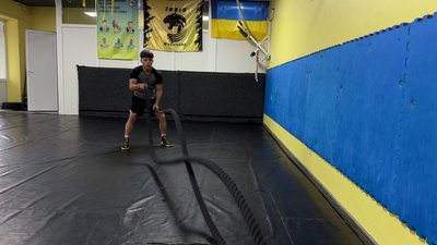 Спорстмен Денис на тренуванні Спорстмен Денис на тренуванні