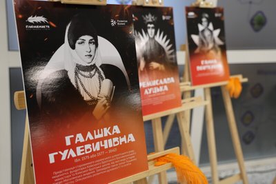 У Луцьку відбувся фестиваль жіночого руху "Пломенисті" У Луцьку відбувся фестиваль жіночого руху "Пломенисті"