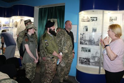 У Житомирі започатковують екскурсії для військових, які лікуються у шпиталі У Житомирі започатковують екскурсії для військових, які лікуються у шпиталі