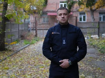 "Дивом вона змогла крикнути з-під завалів". Рятувальник розповів як врятували жінку після атаки РФ "Дивом вона змогла крикнути з-під завалів". Рятувальник розповів як врятували жінку після атаки РФ