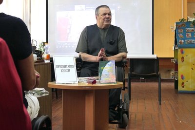 Історії війни, які відбувалися на Сумщині – в Глухові презентували альманах "Українська хвиля" Історії війни, які відбувалися на Сумщині – в Глухові презентували альманах "Українська хвиля"
