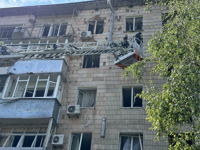 У Сумах зафіксовано влучання невстановлених боєприпасів: поранені люди