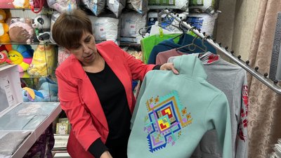 Швачка Наталія вишитий одяг швацький цех Добропілля Донецька область 5 лютого 2025 рік Швачка Наталія вишитий одяг швацький цех Добропілля Донецька область 5 лютого 2025 рік