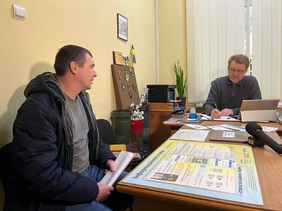 "На халєру вони нужні": як працюють і де розташовані приймальні нардепів від Черкащини "На халєру вони нужні": як працюють і де розташовані приймальні нардепів від Черкащини