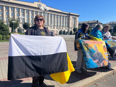 У Черкасах провели акцію на підтримку полонених та зниклих безвісти У Черкасах провели акцію на підтримку полонених та зниклих безвісти