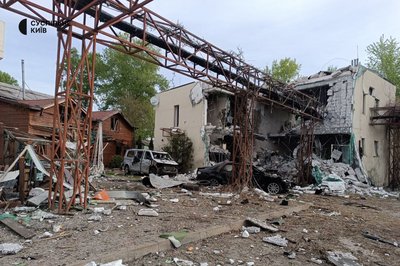 "Несучі стіни всередини пошкоджені, доведеться це зносити": наслідки російської атаки Києва "Несучі стіни всередини пошкоджені, доведеться це зносити": наслідки російської атаки Києва