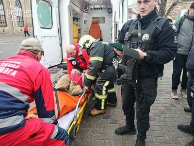 У місті на Волині рятувальники визволили з замкненої квартири пенсіонера У місті на Волині рятувальники визволили з замкненої квартири пенсіонера