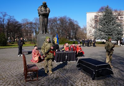 В Ужгороді попрощалися із загиблим військовослужбовцем Олександром Тарнаєм В Ужгороді попрощалися із загиблим військовослужбовцем Олександром Тарнаєм