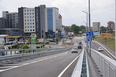 Міст на Пасічну, Надрічна вулиця, Івано-Франківськ, відкриття, машини, рух Міст на Пасічну, Надрічна вулиця, Івано-Франківськ, відкриття, машини, рух