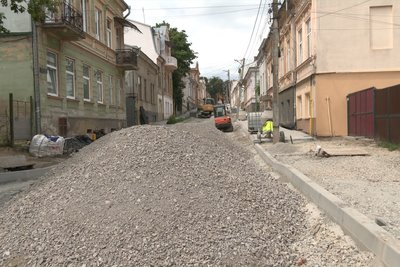 Вулиця Фучика у Чернівцях, яку капітально ремонтують Вулиця Фучика у Чернівцях, яку капітально ремонтують