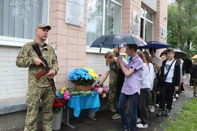 У Полтаві 28 травня 2025 відкрили меморіальну дошку на школі номер 19: кому присвятили У Полтаві 28 травня 2025 відкрили меморіальну дошку на школі номер 19: кому присвятили