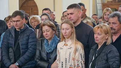 У Мукачеві попрощалися із загиблим захисником Андрієм Задорожним У Мукачеві попрощалися із загиблим захисником Андрієм Задорожним