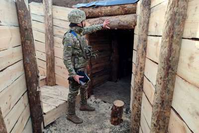 Майже 80 тисяч квадратів антидронової сітки: що та за скільки купували для оборони Донеччни у травні Майже 80 тисяч квадратів антидронової сітки: що та за скільки купували для оборони Донеччни у травні