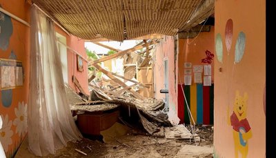 "Діти постійно гуляли": російський дрон зруйнував школу і садок у селі Глухівської громади "Діти постійно гуляли": російський дрон зруйнував школу і садок у селі Глухівської громади