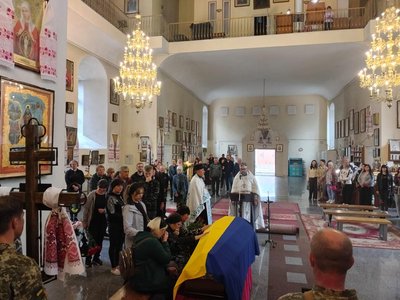У Полтаві попрощалися із полеглим захисником Юрієм Калініченком У Полтаві попрощалися із полеглим захисником Юрієм Калініченком