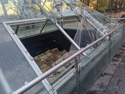 На Приморському бульварі в Одесі вдруге за рік пошкодили піраміду-музей На Приморському бульварі в Одесі вдруге за рік пошкодили піраміду-музей