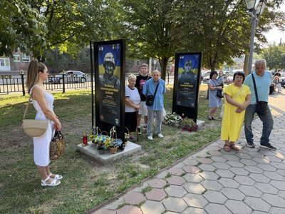 У Полтаві освятили портрети, встановлені 2025-го на Алеї Героїв