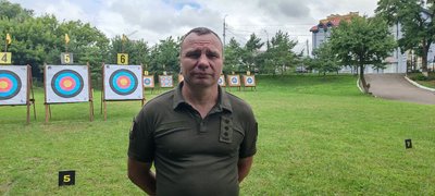 "Спорт після бою": як військові та ветерани проходять реабілітацію стрільбою з лука в Луцьку "Спорт після бою": як військові та ветерани проходять реабілітацію стрільбою з лука в Луцьку