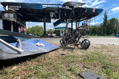 Обстріл АЗС у Полтавському районі в ніч на 29 червня: фоторепортаж Обстріл АЗС у Полтавському районі в ніч на 29 червня: фоторепортаж