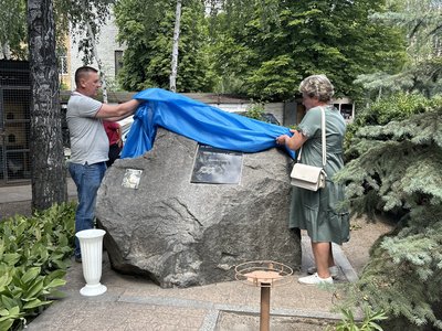 У Кременчуці вшанували медиків, які загинули внаслідок війни У Кременчуці вшанували медиків, які загинули внаслідок війни