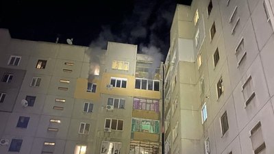 У Долинській на Кіровоградщині російський дрон влучив у багатоповерхівку У Долинській на Кіровоградщині російський дрон влучив у багатоповерхівку