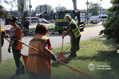 "Це була для нас найстрашніша ніч: гуде, летить і все горить": очевидці про обстріл РФ Запоріжжя 18 червня "Це була для нас найстрашніша ніч: гуде, летить і все горить": очевидці про обстріл РФ Запоріжжя 18 червня