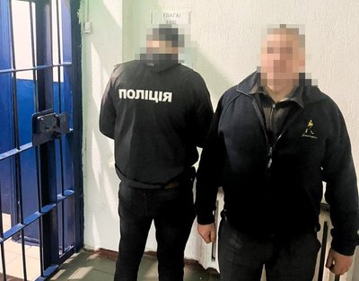 Переправляли за кордон ухилянтів та продавали ЗСУ неіснуючі авто: житомирська прокуратура оголосила про підозру Переправляли за кордон ухилянтів та продавали ЗСУ неіснуючі авто: житомирська прокуратура оголосила про підозру