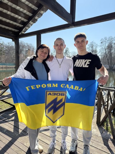 Зоряна Логай із синами Зоряна Логай із синами