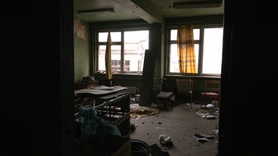 Пошкоджене підприємство "Промзв'язок" у Харкові, 2 квітня 2025 року Пошкоджене підприємство "Промзв'язок" у Харкові, 2 квітня 2025 року