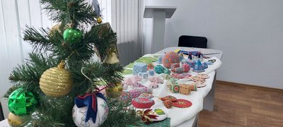 Святкові та не б'ються: черкащанка створює авторські ялинкові прикраси Святкові та не б'ються: черкащанка створює авторські ялинкові прикраси