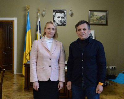 Житомирщина отримала мобільну лабораторію від США та ВООЗ, яка робитиме тести на коронавірус