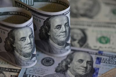Долари США Долари США