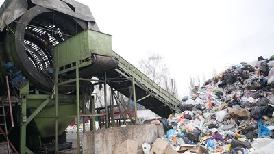 "Нам тут жити". Чи сортують сміття сум'яни і як працює сортувальна лінія
