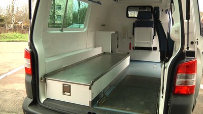 Волонтери передали автівку швидкої житомирським піротехнікам з рятувальної служби Волонтери передали автівку швидкої житомирським піротехнікам з рятувальної служби