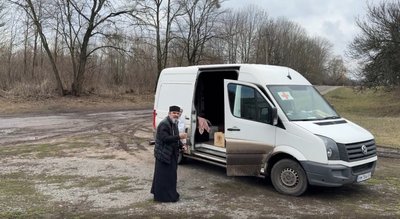 “Я не можу їх покинути”: як сумський священник вмовляє евакуюватись мешканців Угроїдів “Я не можу їх покинути”: як сумський священник вмовляє евакуюватись мешканців Угроїдів