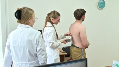 "Я звернулася, бо є новоутворення": як перевіряли родимкі у День діагностики меланоми у Рівному