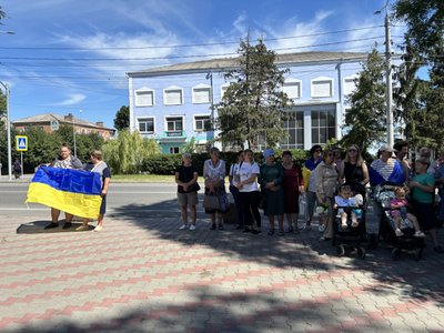 На Вінниччині зустріли звільненого з полону оборонця Сергія Литвенюка На Вінниччині зустріли звільненого з полону оборонця Сергія Литвенюка