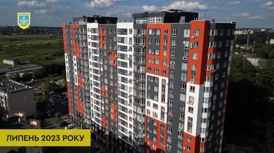Житловий будинок "Титан" в Ірпені після відбудови, липень 2023 р. Житловий будинок "Титан" в Ірпені після відбудови, липень 2023 р.
