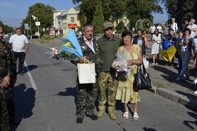 На Черкащині зустріли захисника, який був у російському полоні понад три роки На Черкащині зустріли захисника, який був у російському полоні понад три роки