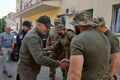 Черкаські захисники отримали військову допомогу Черкаські захисники отримали військову допомогу