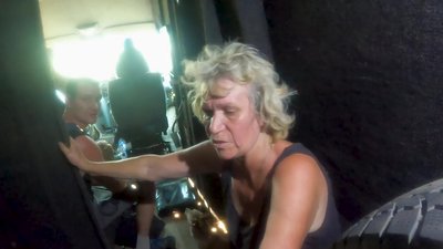Вибратись з-під завалів та йшли у спеку п'ять кілометрів, щоб виїхати: евакуація з Красногорівки на Донеччині Вибратись з-під завалів та йшли у спеку п'ять кілометрів, щоб виїхати: евакуація з Красногорівки на Донеччині