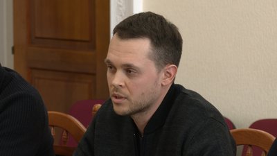 "Вся криза закінчується на кнопці": як пройшла зустріч депутатів щодо вирішення політичної кризи у міськраді Чернігова "Вся криза закінчується на кнопці": як пройшла зустріч депутатів щодо вирішення політичної кризи у міськраді Чернігова