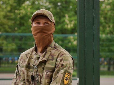 Гаррі Поттер і “дари" для окупантів: будні пілота полку "Азов" на псевдо “Гаррі” Гаррі Поттер і “дари" для окупантів: будні пілота полку "Азов" на псевдо “Гаррі”