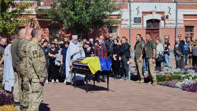 Захисників Андрія Чауса, Василя Медовника та Василя Дьолога поховали 21 вересня на Чернігівщині Захисників Андрія Чауса, Василя Медовника та Василя Дьолога поховали 21 вересня на Чернігівщині
